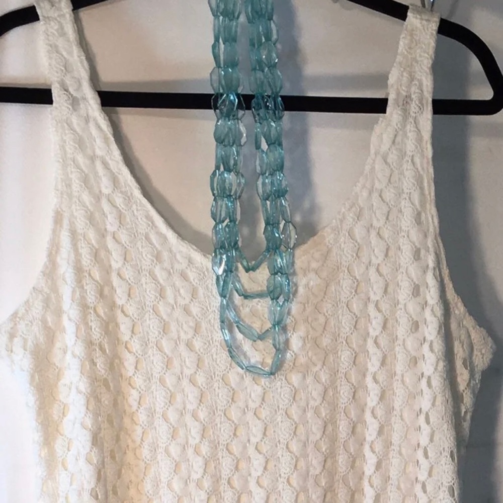 Dress women's extra large knitted white with flowing train.